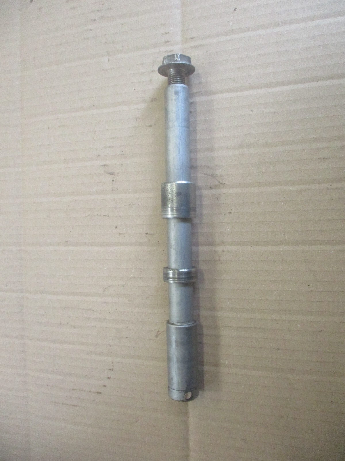 Axe de roue avant pour Honda 800 VFR - RC46D - 2000