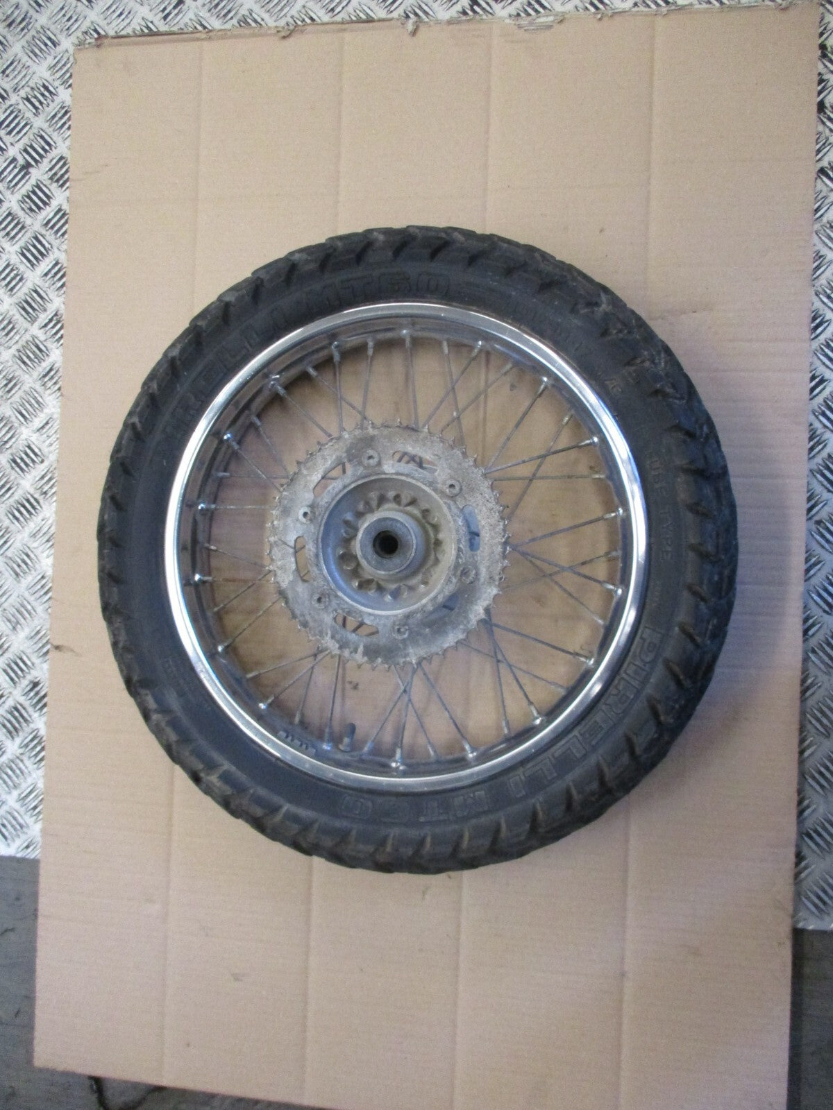 Roue arrière avec pneu peu roulé pour Honda 125 XR - JD19A - JD1911
