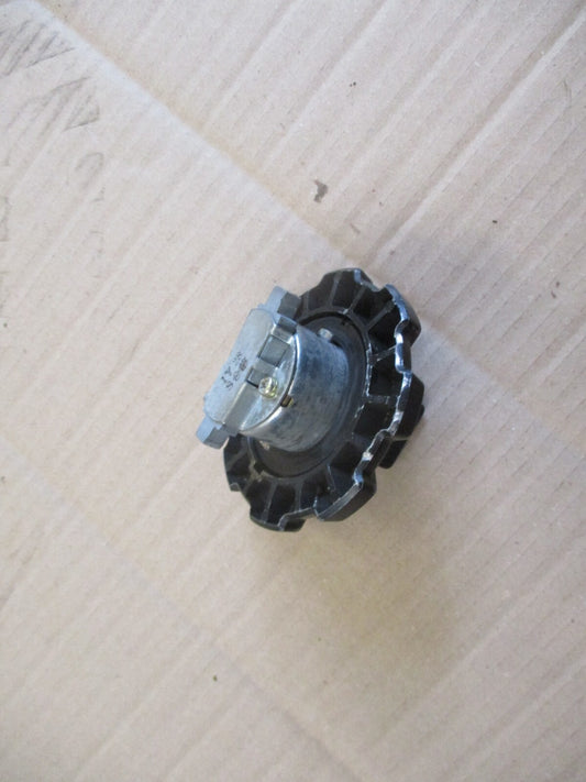 Bouchon essence à clé pour Suzuki 650 DR RS SE - SP44A