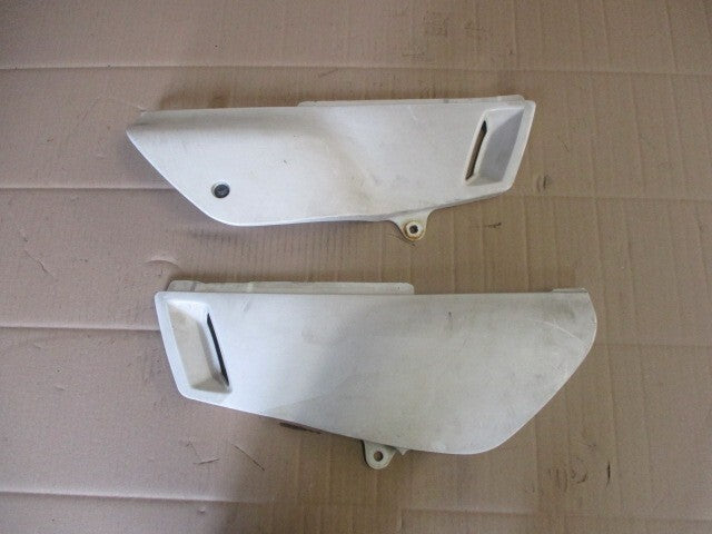 Caches latéraux pour Suzuki 125 DR - SF44A