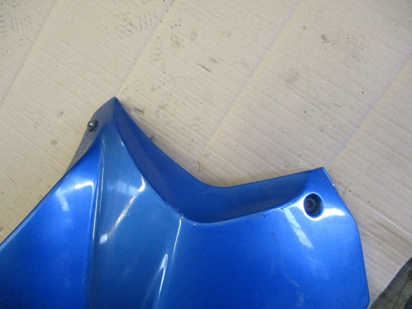 Flanc de carénage gauche pour Suzuki 650 DR RS SE - SP42A - SP43A