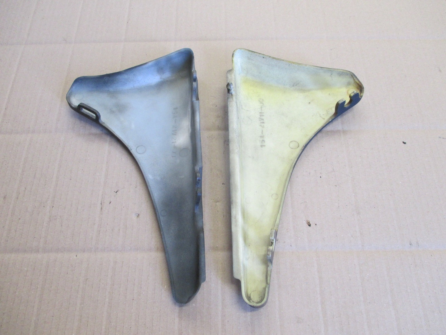 Caches latéraux pour Yamaha 125 XT - 12V