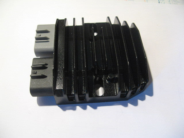 Régulateur NEUF SH775 - SH 775 - YAMAHA - TRIUMPH - KAWASAKI - DUCATI - BMW