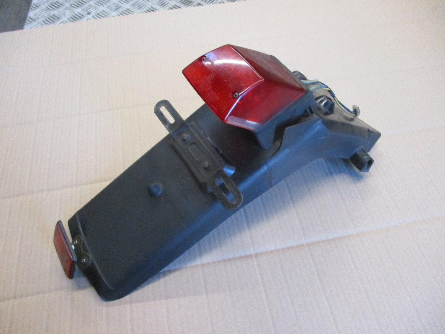 Bavette + feu arrière pour Yamaha 600 XTE - 3TB - 4PT - DJ02