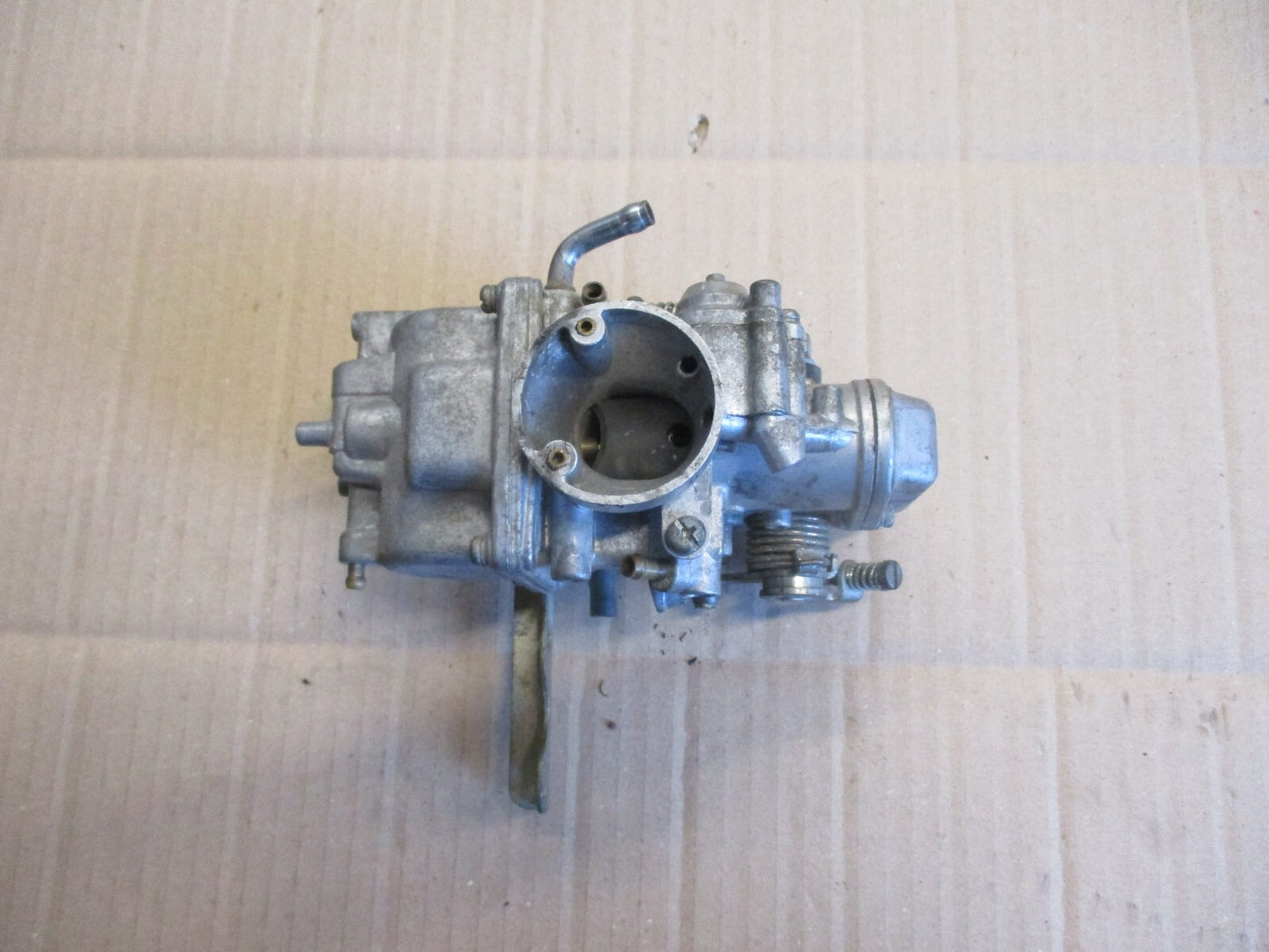 Corps gauche de carburateur pour Yamaha 600 XTE - 3TB - 4PT - DJ02