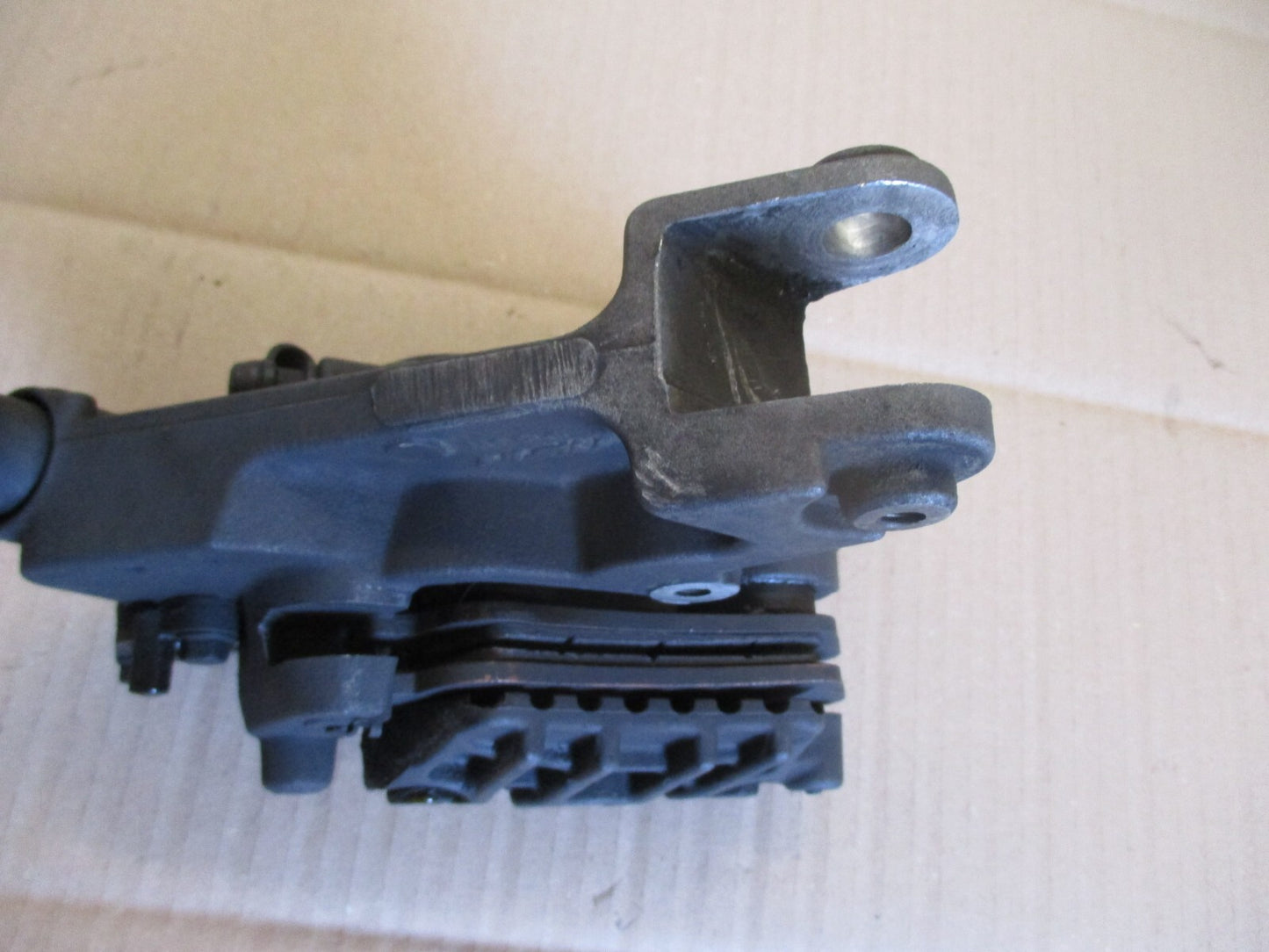 Etrier de frein avant gauche pour Honda 1000 XLV Varadéro - SD01 - 1999/2002