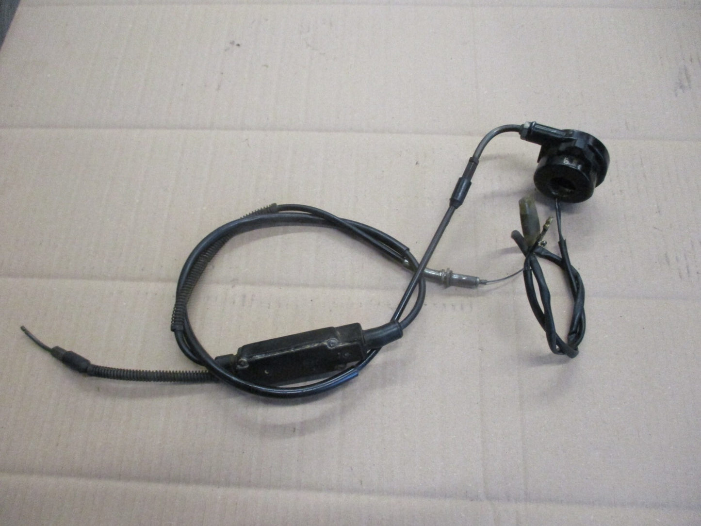 Cocotte droite + cable d'accélérateur + pompe à huile pour Yamaha 125 DTMX - 2A8