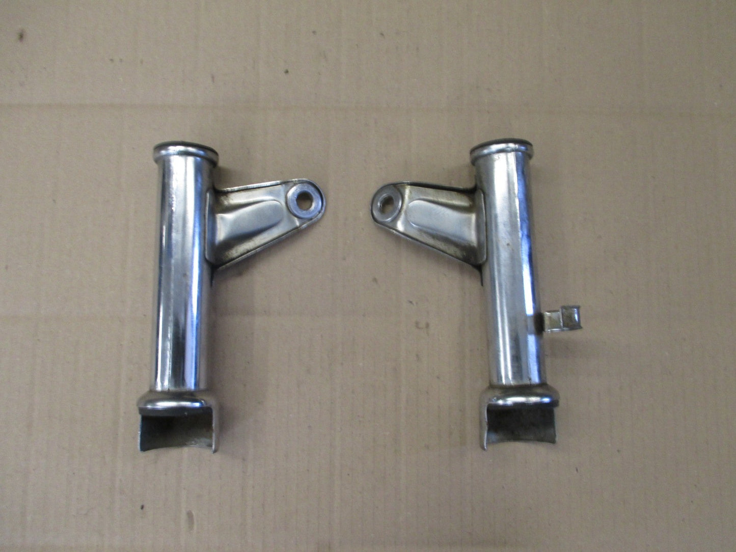 Pattes de phare pour Honda 125 CM - JC05
