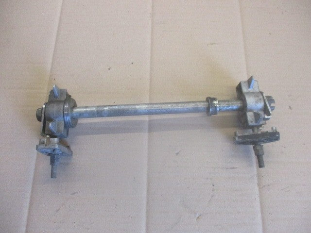 Axe de roue arrière pour Yamaha 750 FZX - 2JE - 4AM