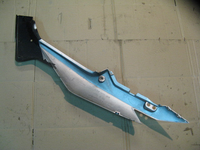 Cache latéral droit pour Honda 125 CBR - JC34