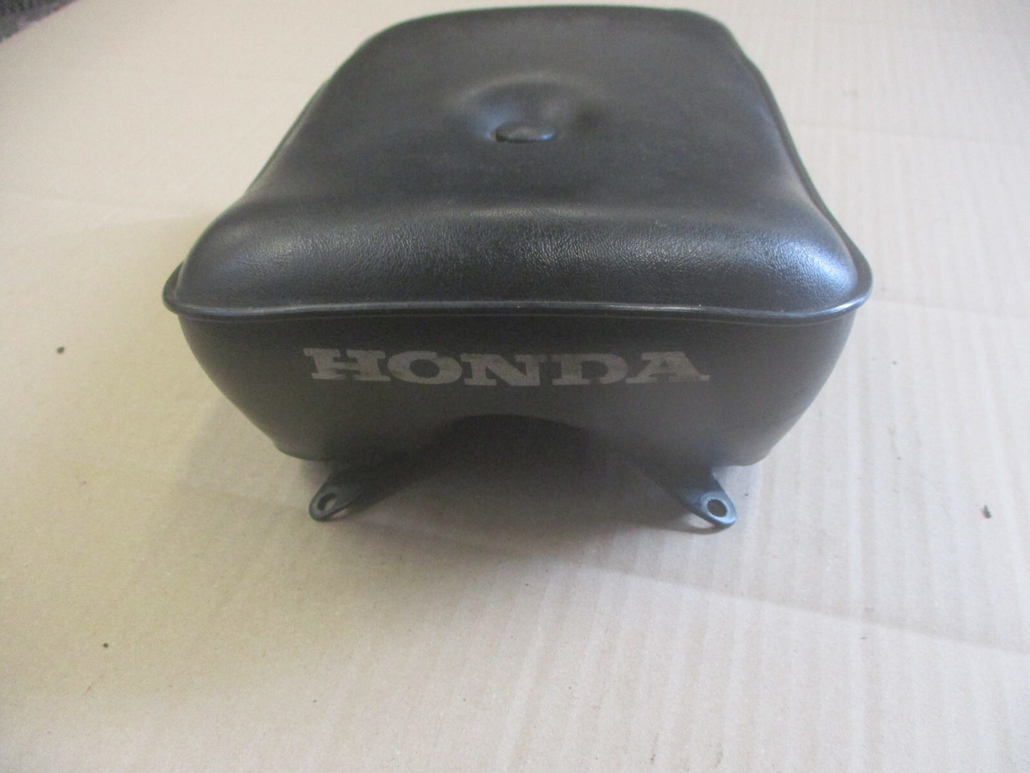 Selle passager arrière pour Honda 125 Rebel - JC24A - JC26A