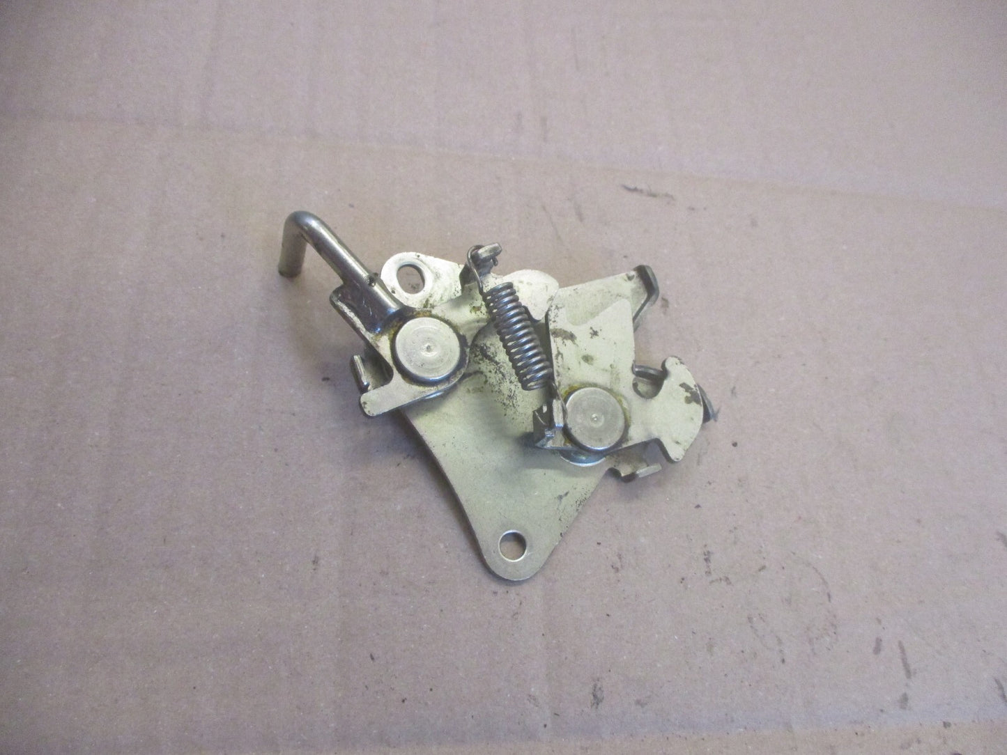 Serrure de selle pour Honda 125 CBR - JC34