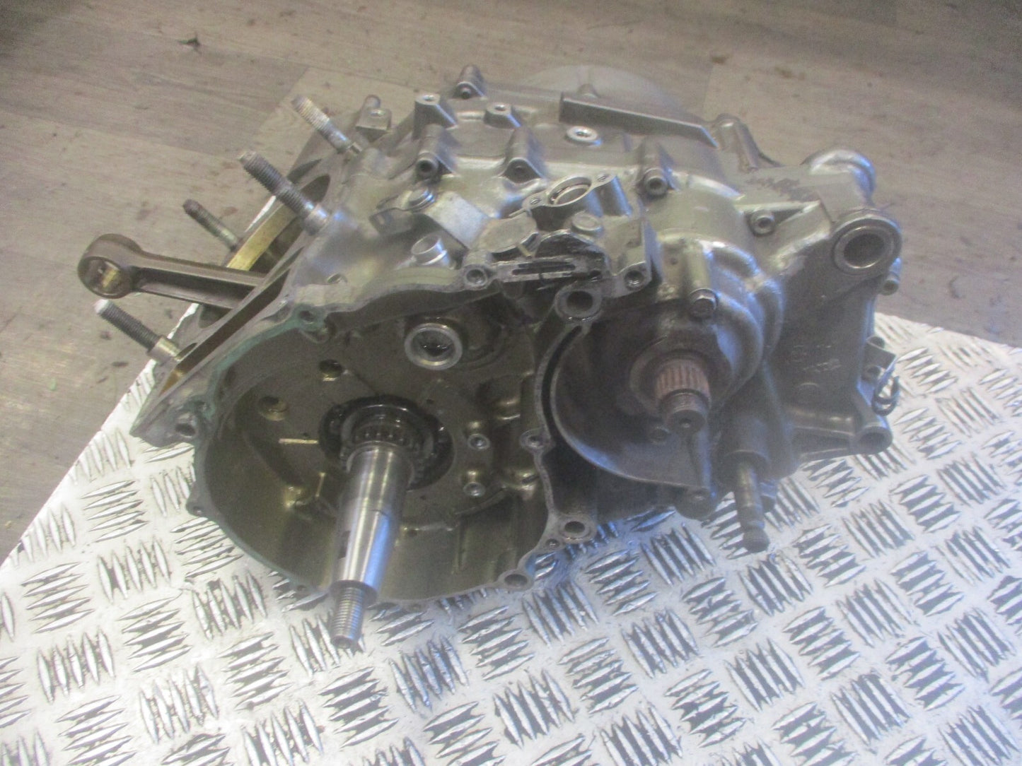 Bas moteur Yamaha 600 XTE - 3TB - commande d'embrayage sur bloc moteur