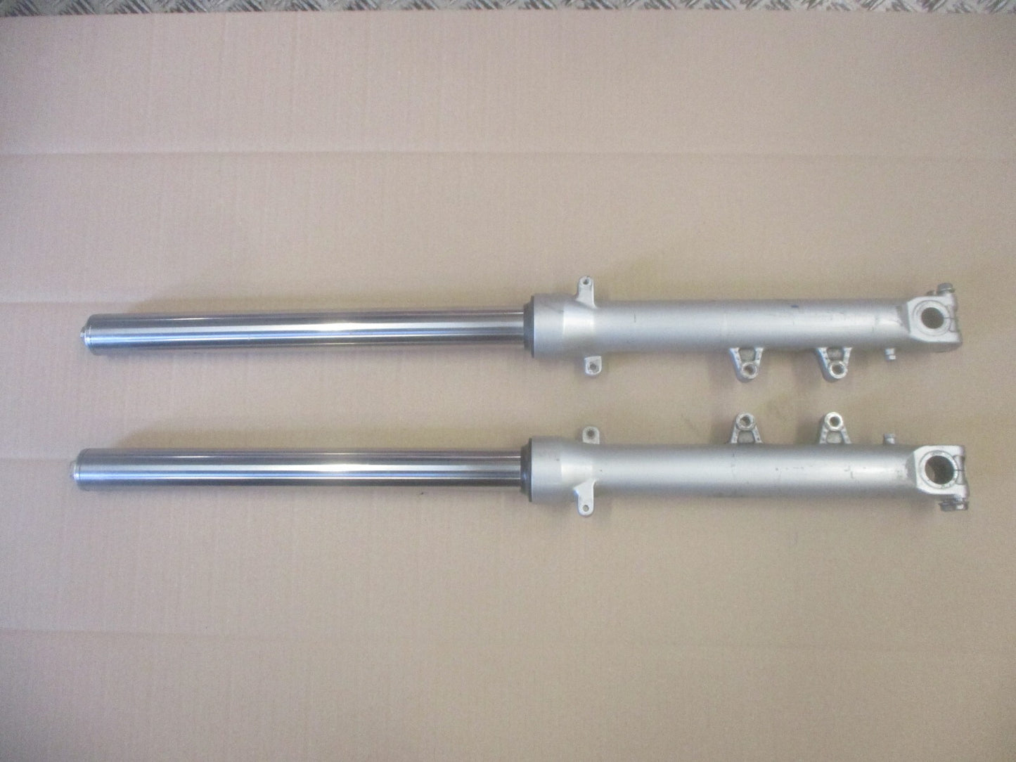 Tubes de fourche pour Honda 750 VFR - RC24 - Diamètre des tubes : 41 mm