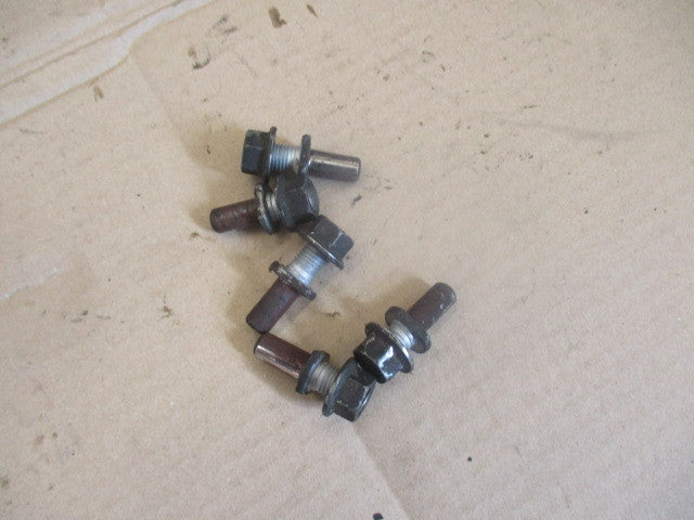 Vis de fixation couronne arrière pour Honda 200 XLR - MD06