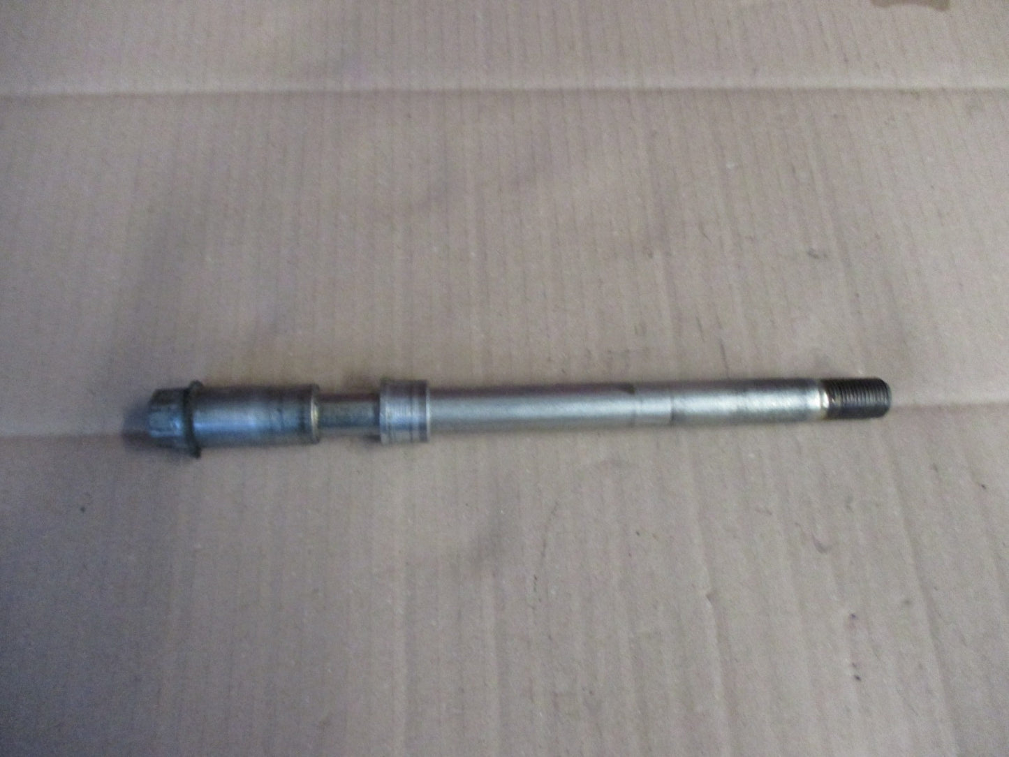 Axe de roue avant pour Yamaha 125 TZR - 4FL