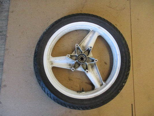 Roue avant avec pneu BT45F quasi neuf Honda 600 CBR - PC19
