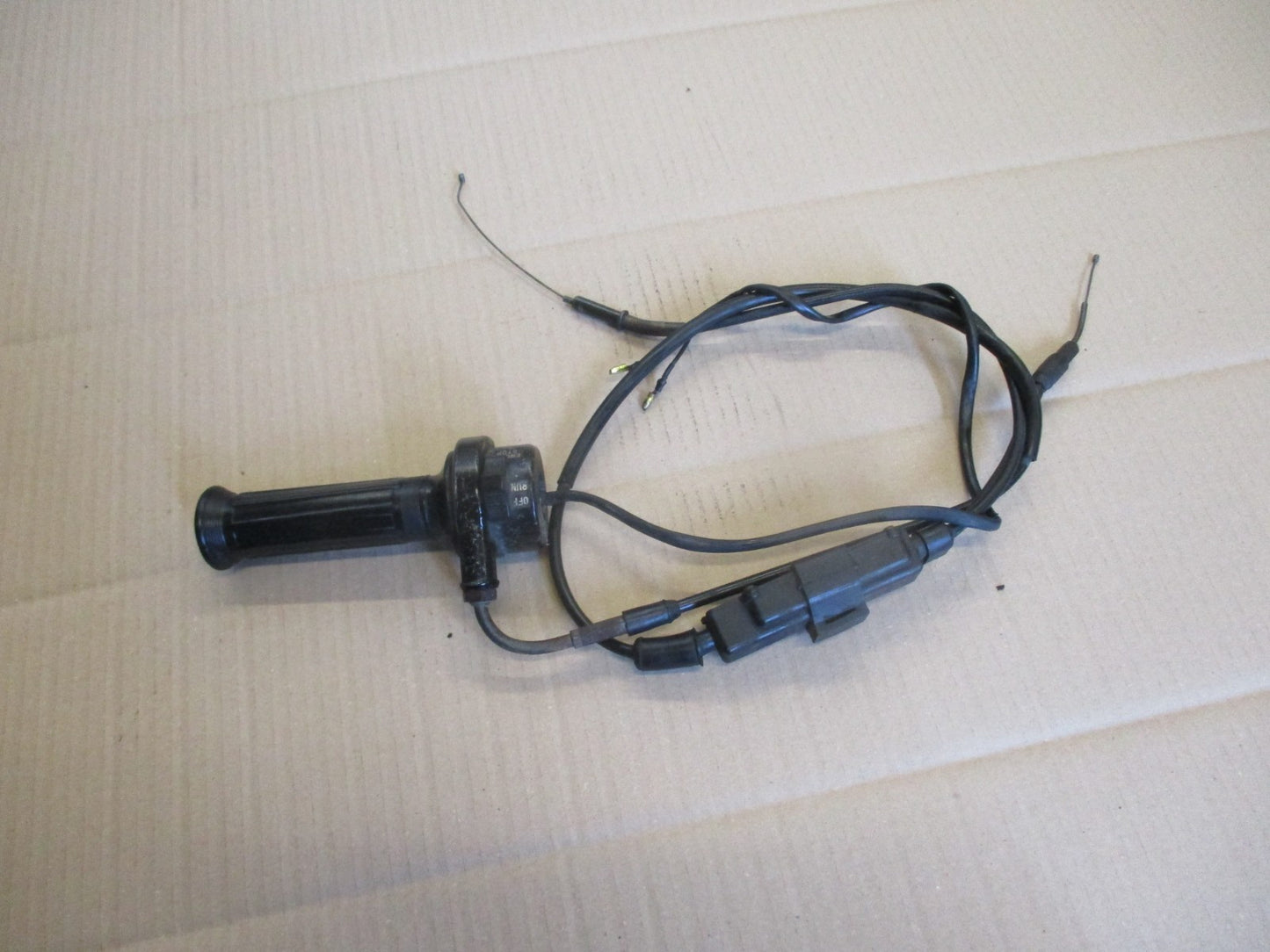 Poignée d'accélérateur + cables pour Yamaha 125 DTLC - 10V