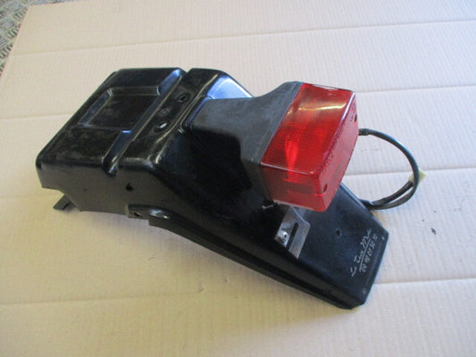 Bavette + feu arrière pour Suzuki 125 DR - SF44A