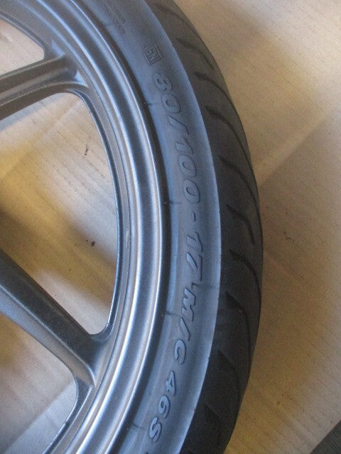 Roue avant avec pneu peu roulé pour Honda 125 CBF - JC40A