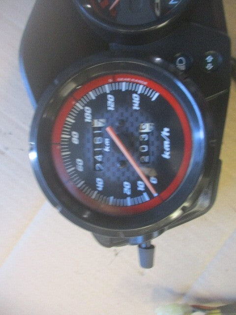 Bloc compteur 24181 kms pour Honda 125 CBF - JC40A