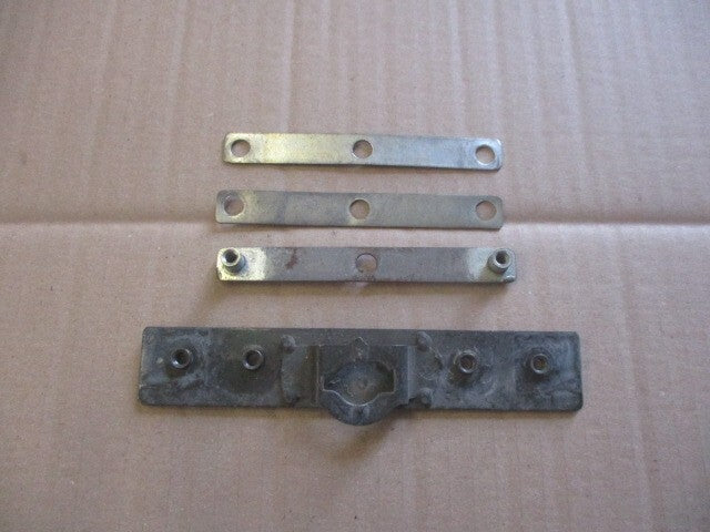 Réglettes de fixation carénage et de trappe essence Honda 125 NX Transcity JD12