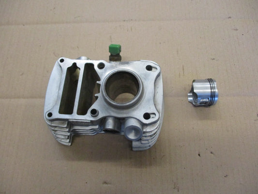 Cylindre / piston avant (piston segments neufs) Honda 125 XLV Varadéro - JC32