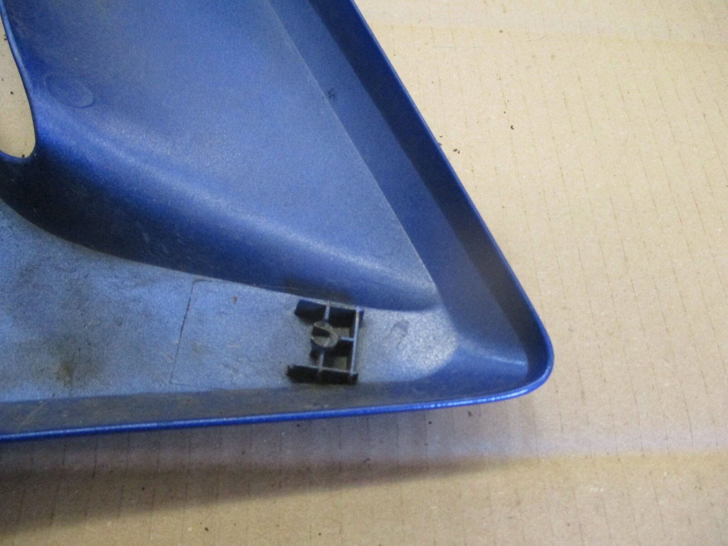 Flanc de carénage droit pour Honda 125 CBR - JC34