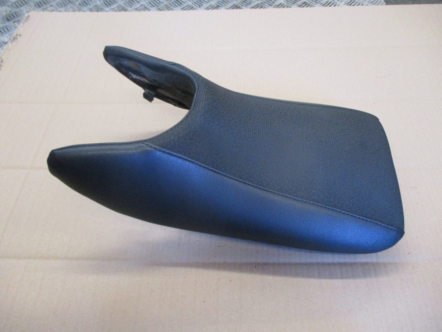 Selle conducteur et passager confort pour Honda 125 CBR - JC34