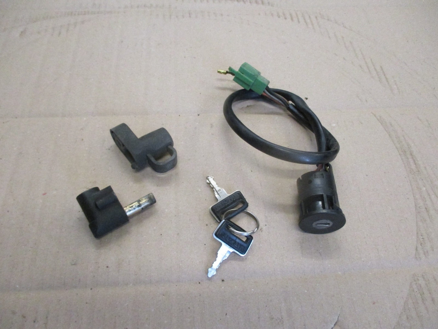 Nieman + serrure casque + bloc direction Suzuki 750 DR - 800 DR - SR41 - SR42A