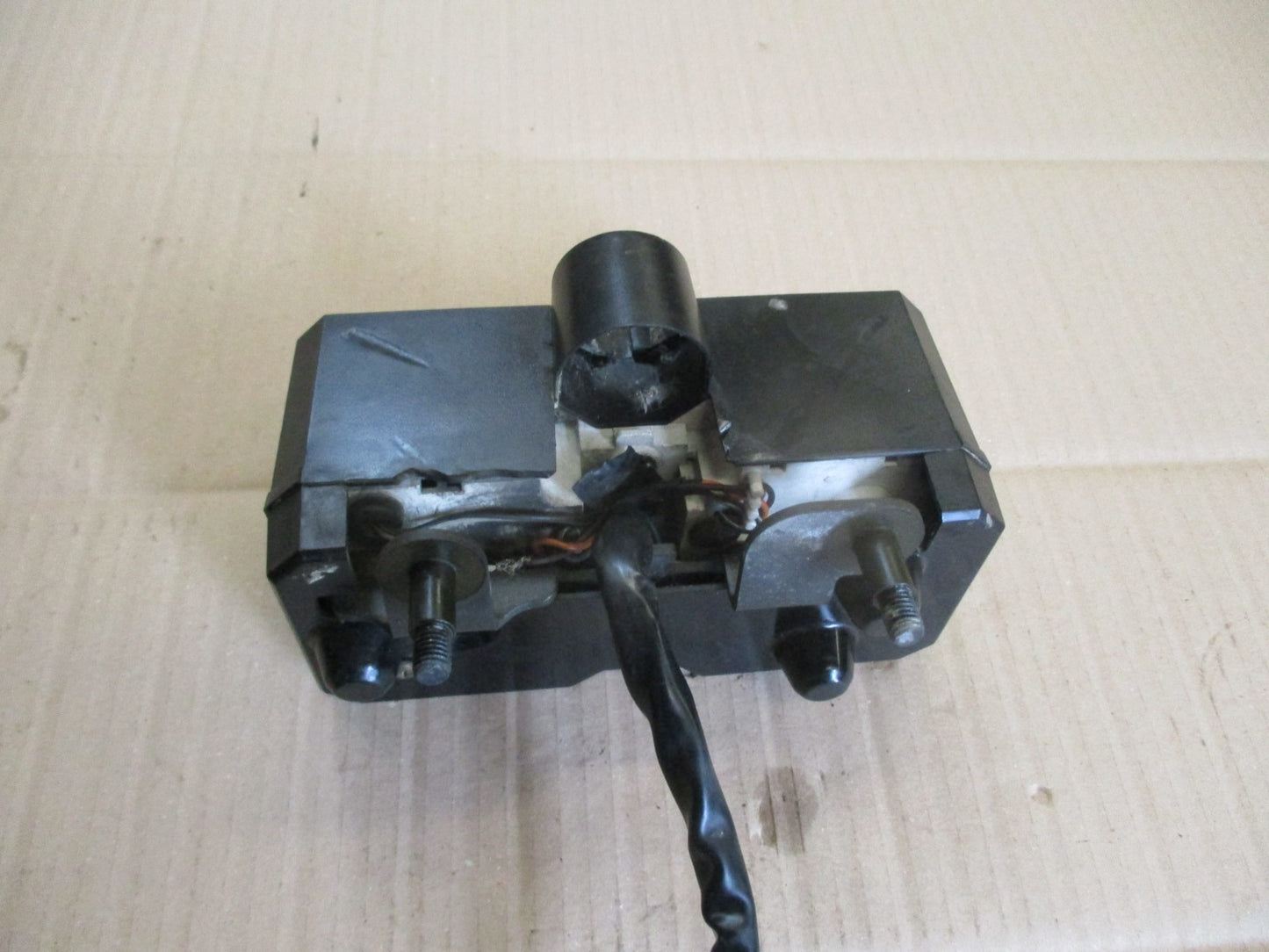 Bloc compteur compte tours 60644 kms pour Suzuki 750 DR - 800 DR - SR41A - SR42A