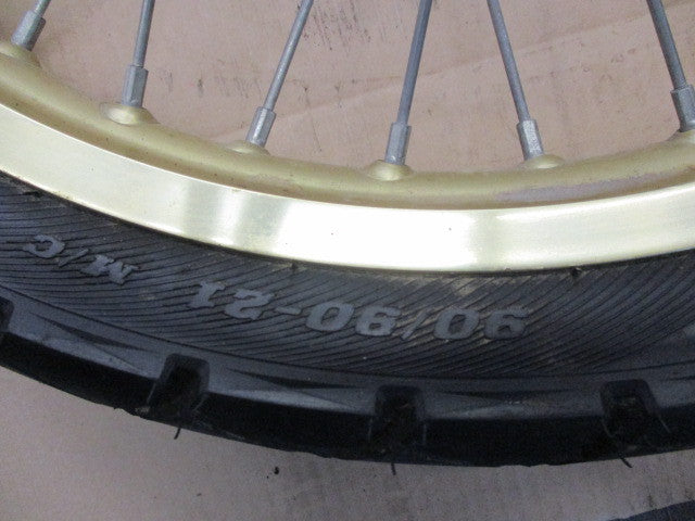 Roue avant - pneu Trailmax très peu roulé - Suzuki 600 DR - SN41A - Couleur "or"