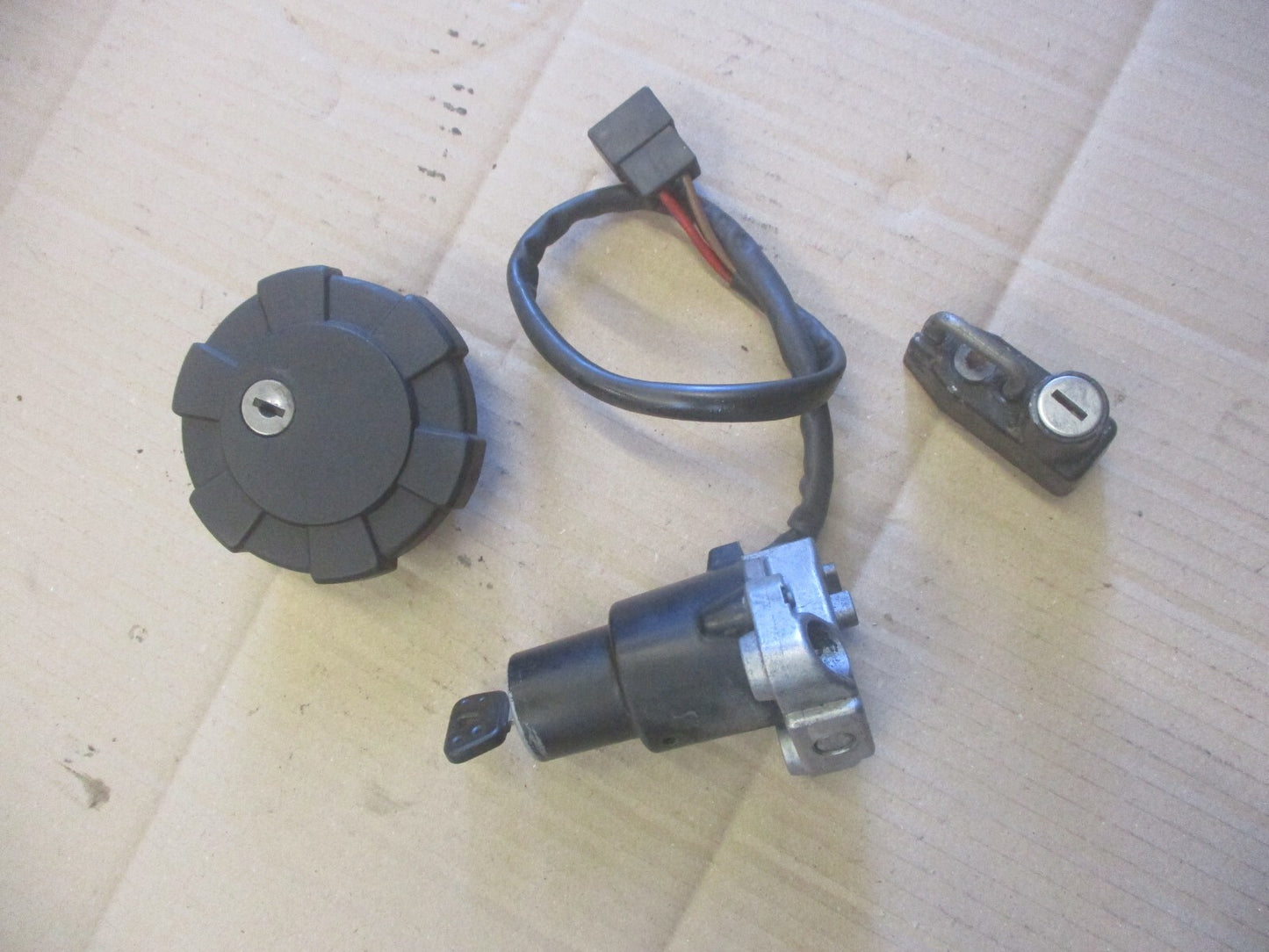 Nieman + bouchon + serrure de casque pour Yamaha 660 XTZ - 3YF