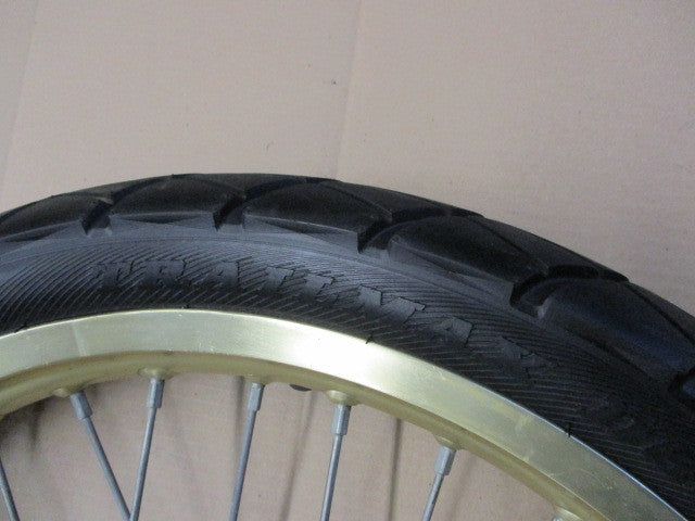 Roue avant - pneu Trailmax très peu roulé - Suzuki 600 DR - SN41A - Couleur "or"