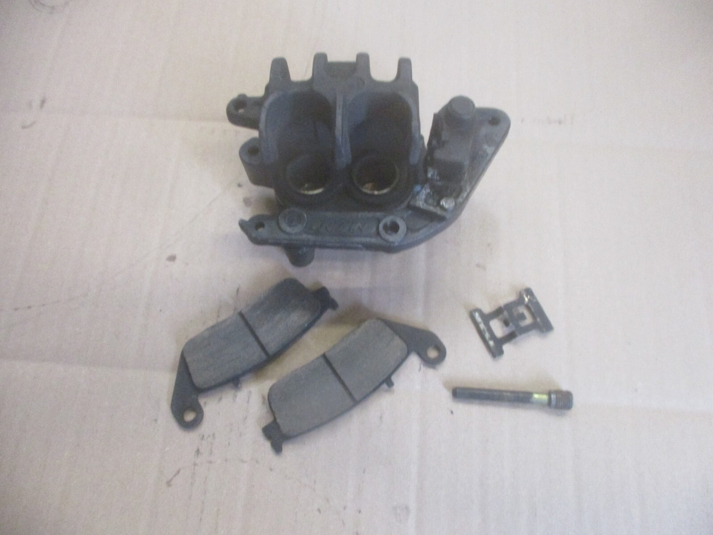 Etrier de frein avant gauche pour Honda 750 VFR - RC36 - Phase 1 - 1990 / 1993
