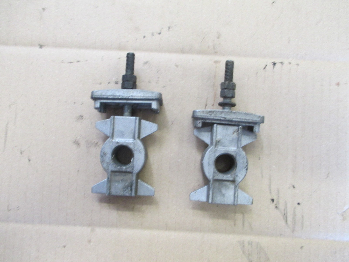 Tendeurs d'axe de roue arrière pour Honda 600 XLR - PD03