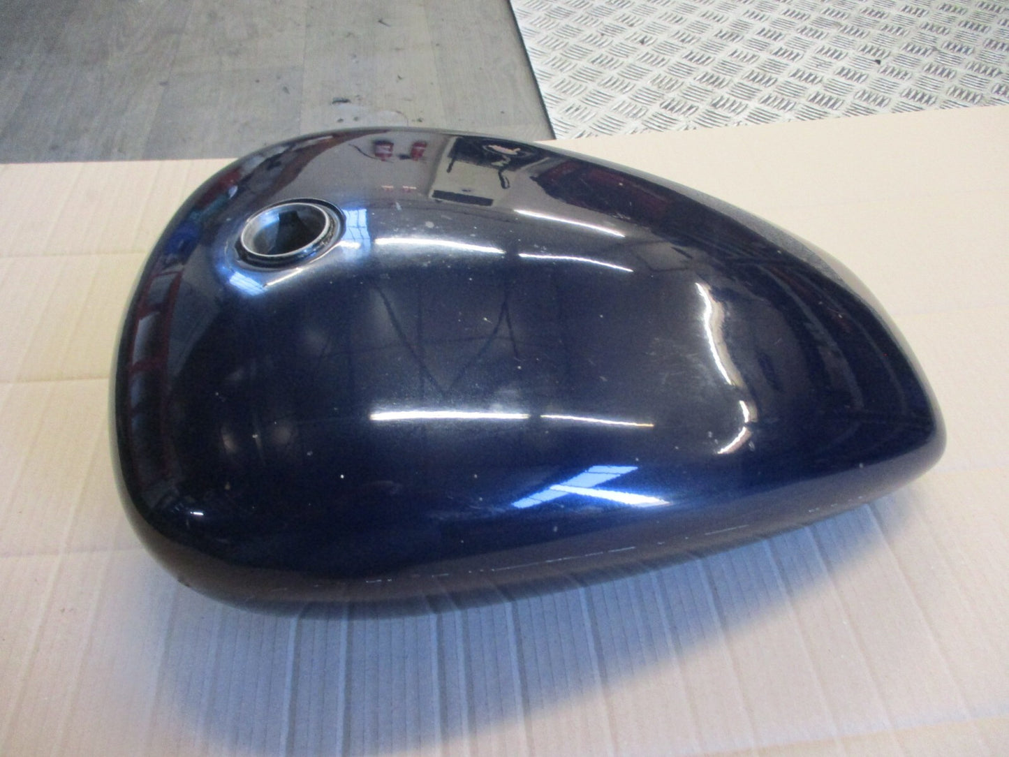 Réservoir d'essence pour Suzuki 1400 VS Intruder - VX51L