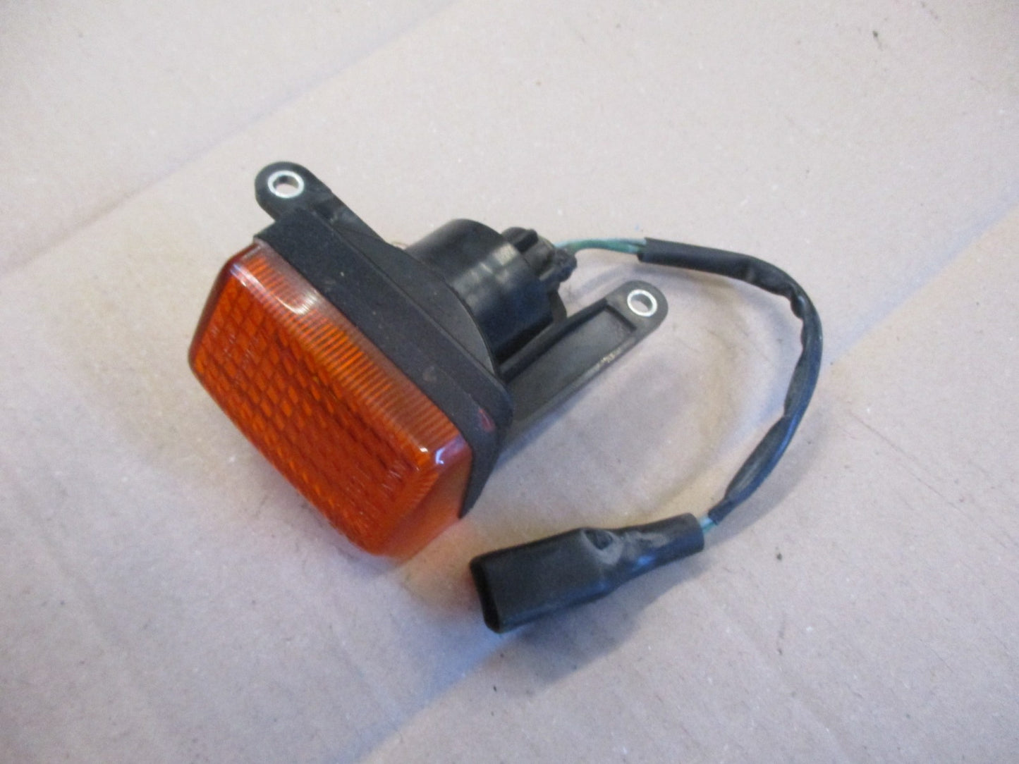 Clignotant avant droit pour Honda 650 NX Dominator - RD02