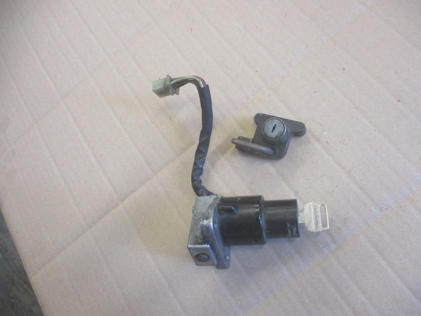 Nieman + serrure de casque pour Kawasaki 600 650 KLR