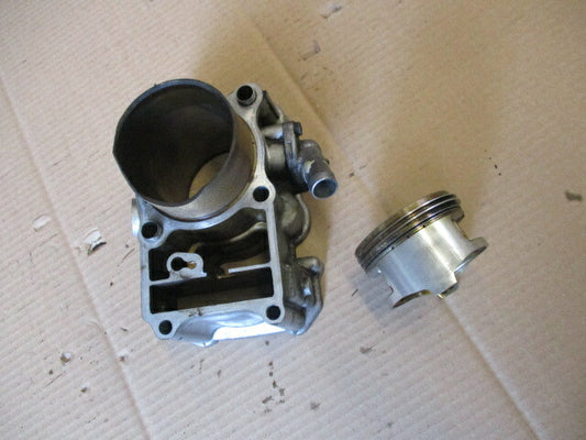 Cylindre / piston avant pour Honda 750 Africa twin - XRV - RD04