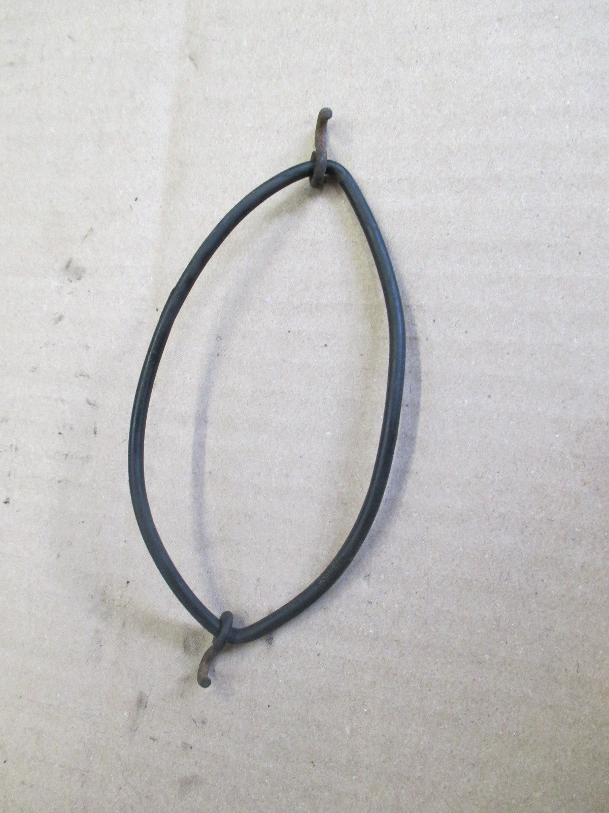 Caoutchouc de fixation boite à outils pour Honda 125 CBT - CB125T - 125 Twin
