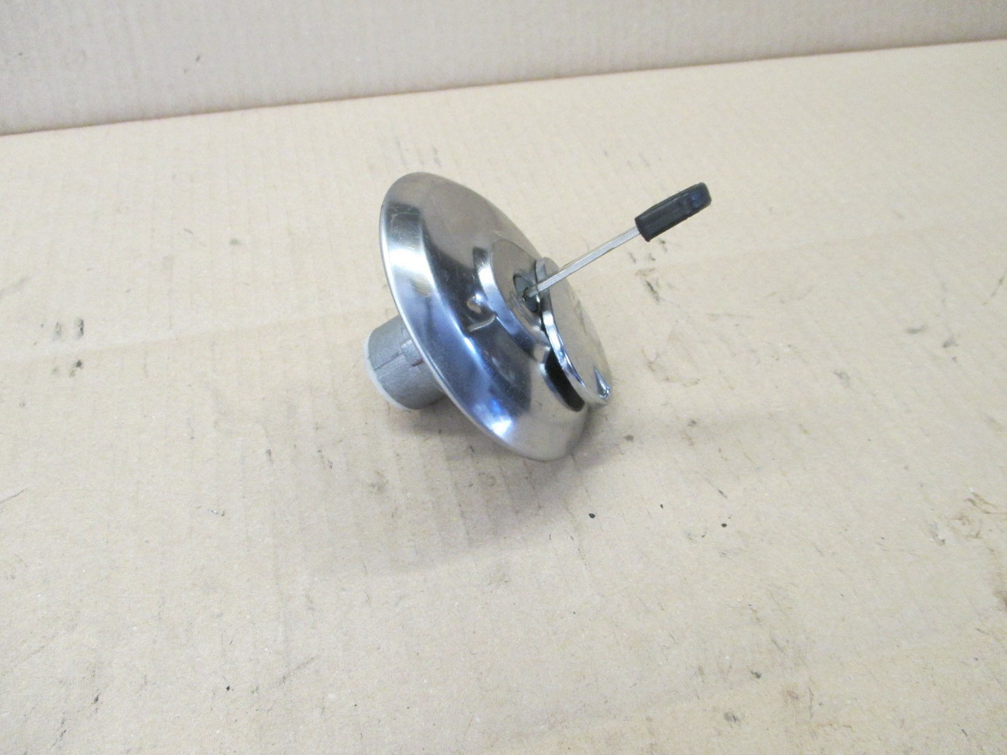 Bouchon essence à clé pour Honda 125 CBF - JC74