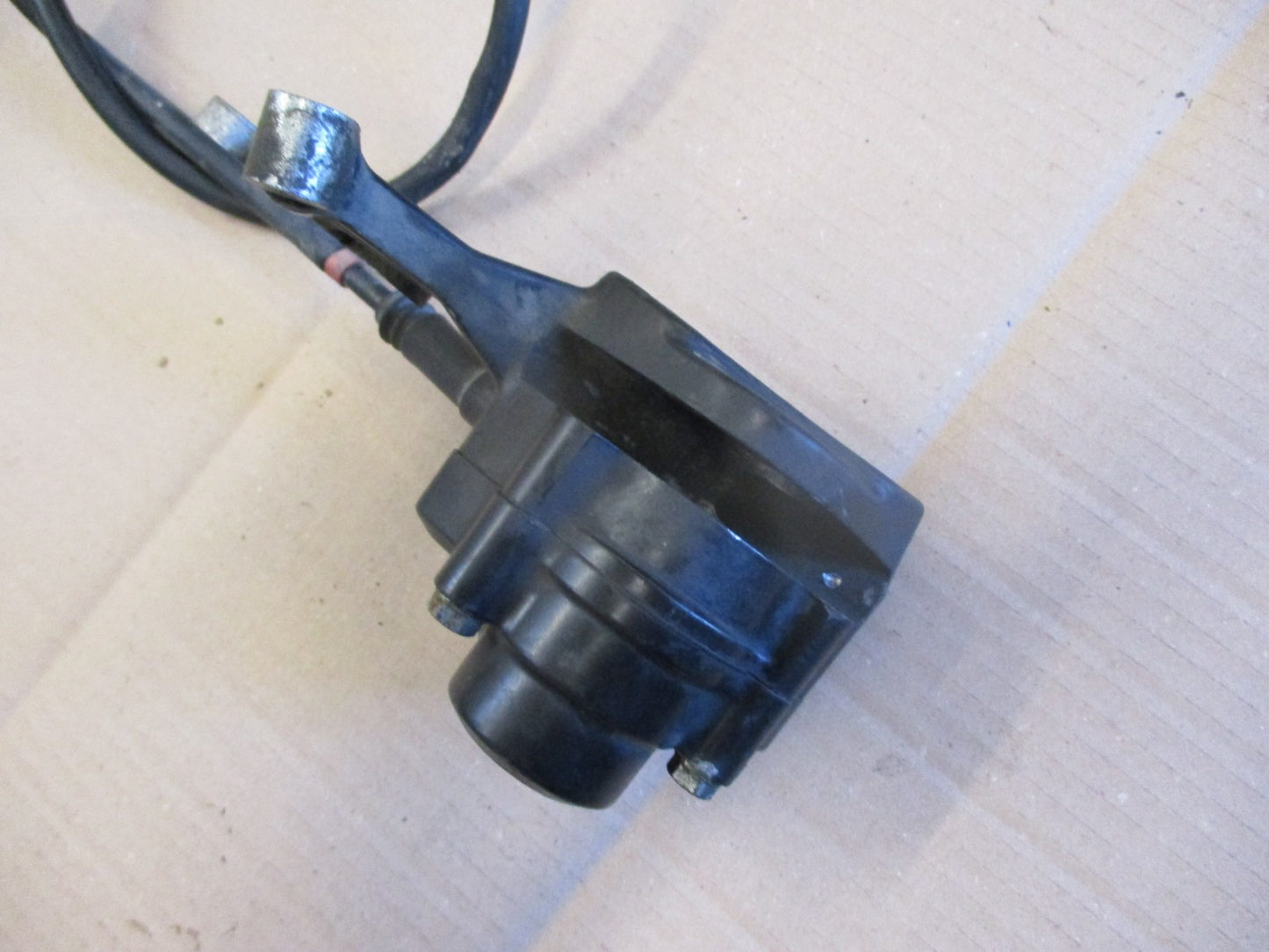 Etrier de frein avant + cable pour Honda 125 CBT - CB125T - 125 Twin