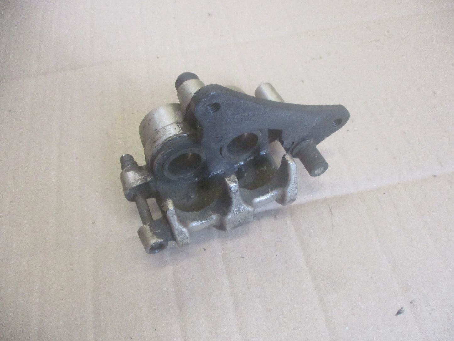 Etrier de frein avant pour Honda 125 CBF - JC40A