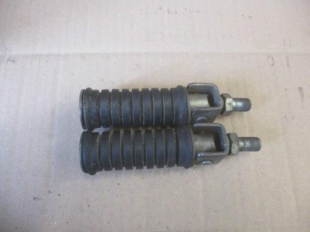 Cales pieds arrière pour Yamaha 125 XT - 12V