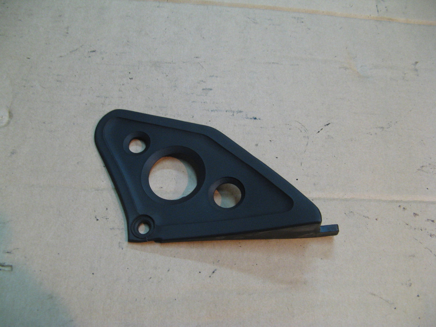 Cache arrière sur bras oscillant pour Honda 200 XLR - MD06