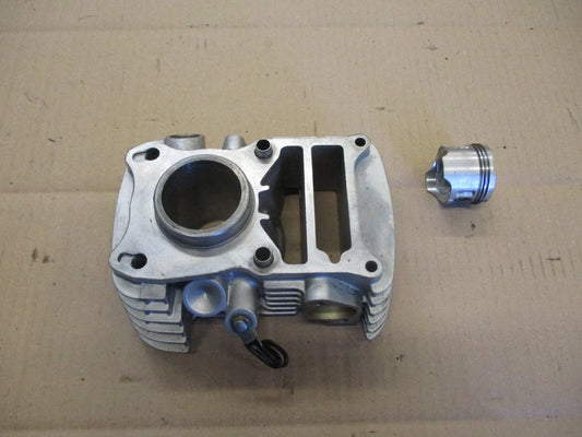 Cylindre / piston arrière (piston segments neufs) Honda 125 XLV Varadéro - JC32