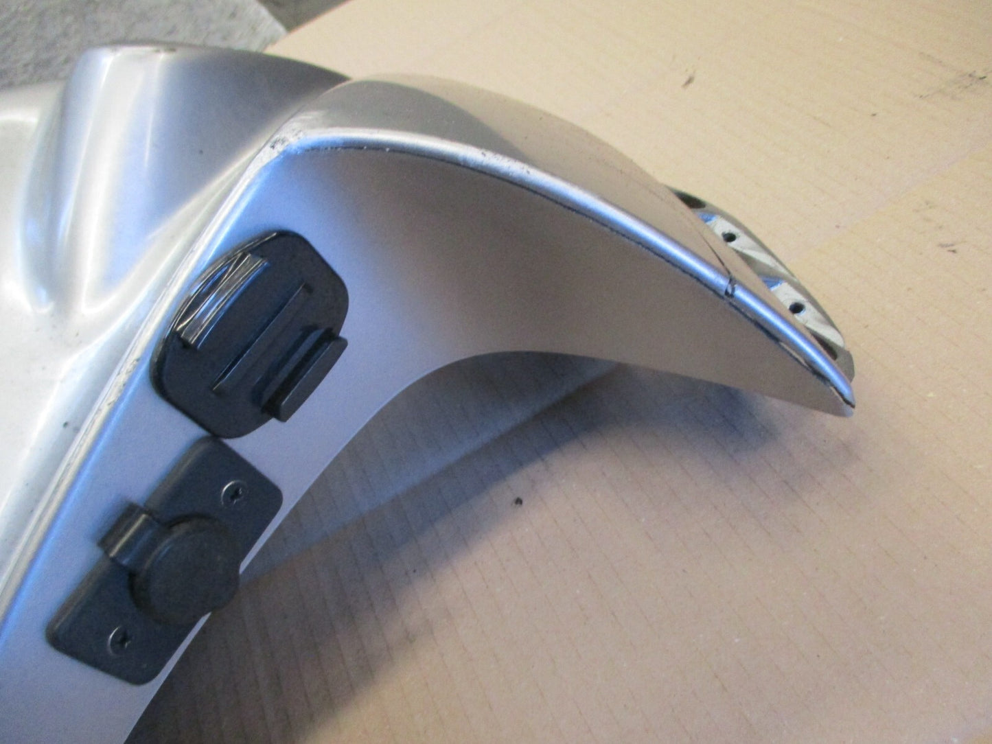 Flanc de carénage gauche pour Honda 125 XLV Varadéro - JC32