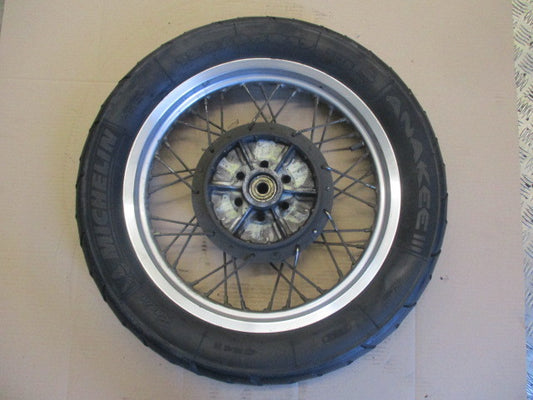 Roue arrière à tambour pneu très bon état Suzuki 750 DR - 800 DR - SR41A - SR42A