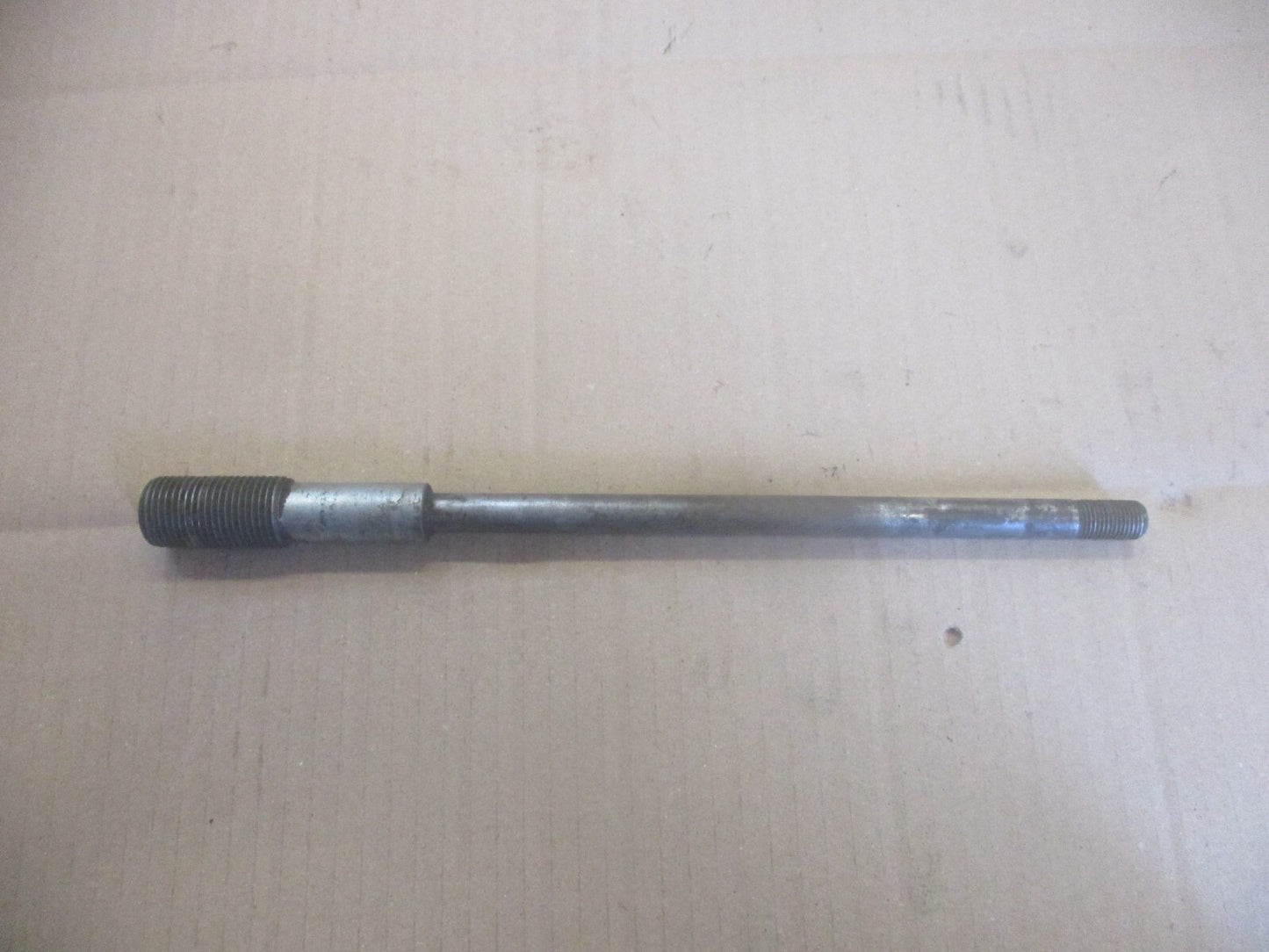 Axe de fixation moteur pour Honda 750 VFR - RC24